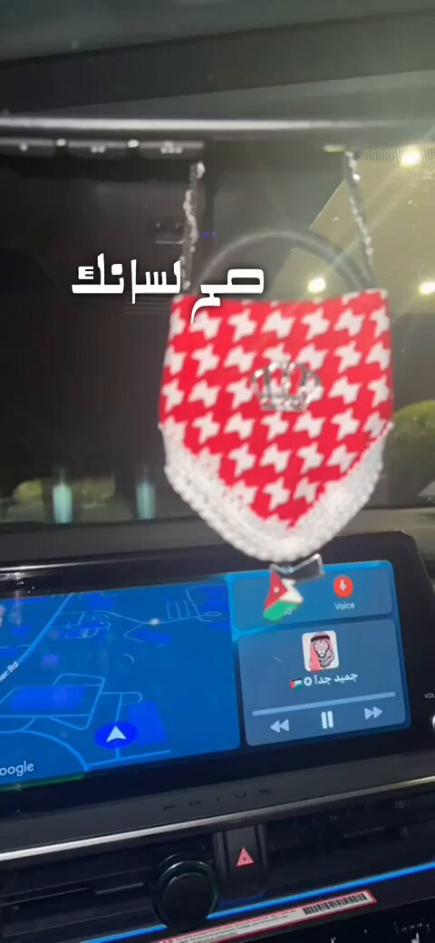 nzwEqRe8qNoqF7sa.jpg