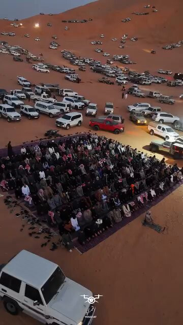 b UsCgJa4q6AOTs8.jpg