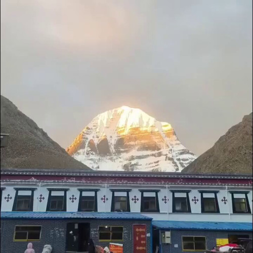 XRZoN DcfPA5mXgD.jpg