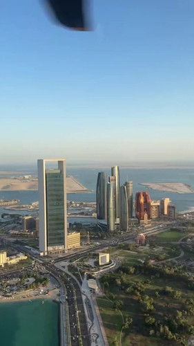 hLdEFU SvY2DM6wo.jpg