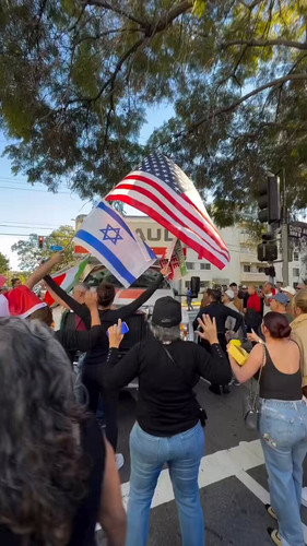 k CvQs1EoS17F3eG.jpg