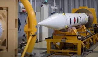 صواريخ حيتس (سهم)
تُعد صواريخ "حيتس" (أو "آرو" - Arrow) حجر الزاوية في منظومة الدفاع الجوي الإسرائيلية متعددة الطبقات، وهي مخصصة لاعتراض الصواريخ البا...