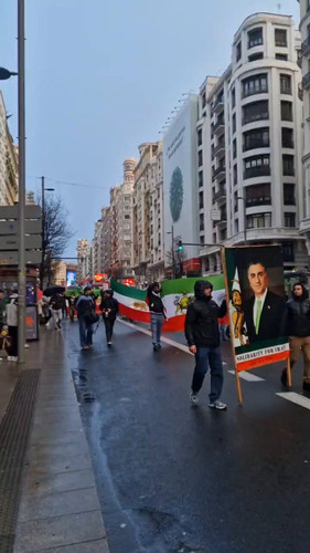 ZOIjNMJi7x5Ktmn .jpg