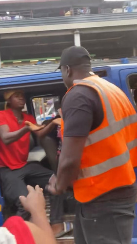 TJLV5 PB13YKulAi.jpg