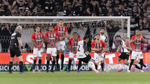Corinthians e São Paulo se enfrentam em clássico eletrizante do Paulistão: quem leva a melhor?