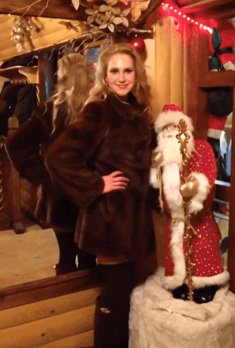 Prostitutka Alisa Korzh New Year Blonde.gif