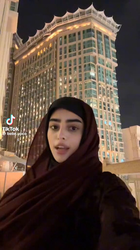 b DE cChRkQM163g.jpg