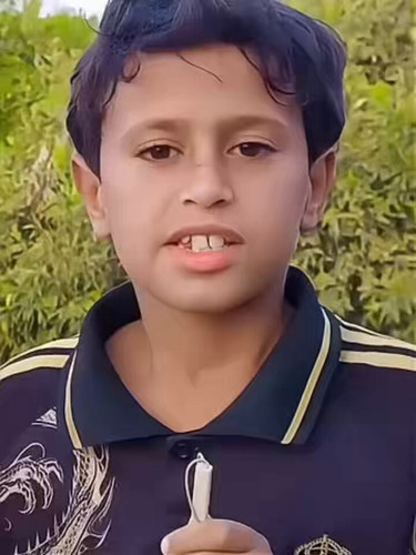 OViz xm8bD9cXcJn.jpg