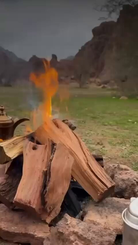 ozHm bi2GMBFbAuj.jpg