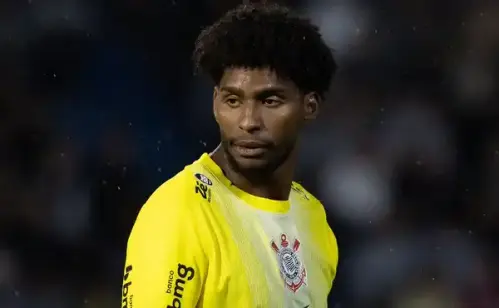 "Clássico é guerra", dispara Hugo Souza ao projetar duelo acirrado após derrota do Corinthians