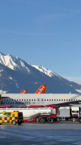 j6bw52fx7Lk Q1gH.jpg