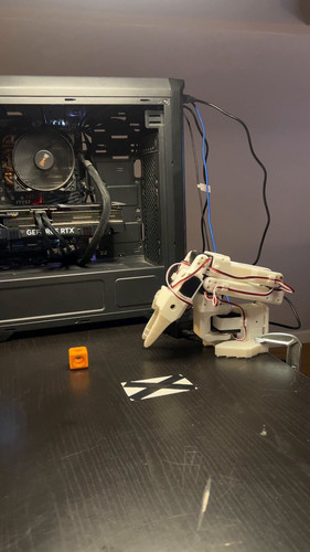 UBJPGxUTfB17r42 .jpg