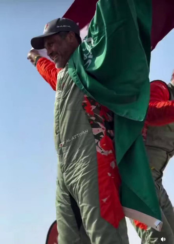 FjWG gI615XgKm6m.jpg