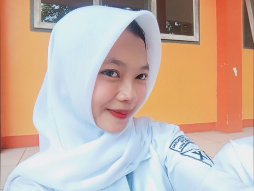 NIDA KHOFIYYA FAUZIAH.jpg