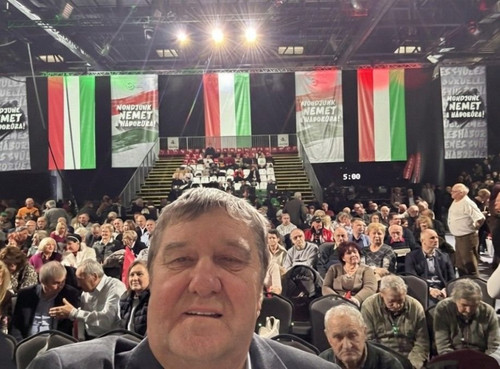 G 5jIoUW0AAI6bO?format=jpg.jpg