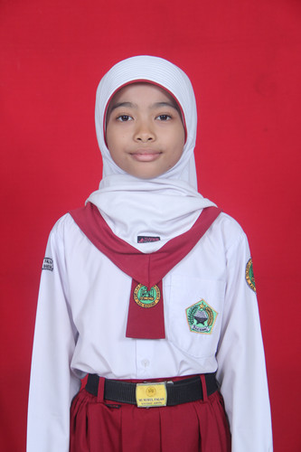 Anisa Azzahra Firmansyah.jpg