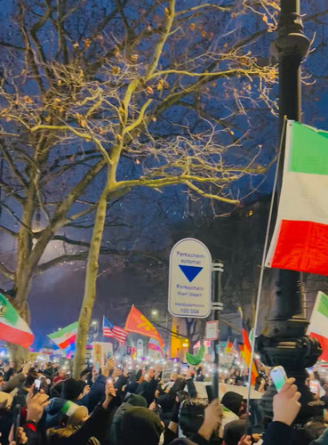 qoVYPcA5n tF4ZWE.jpg