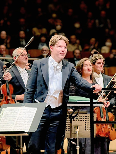 G 233OvWwAAeRcU?format=jpg.jpg