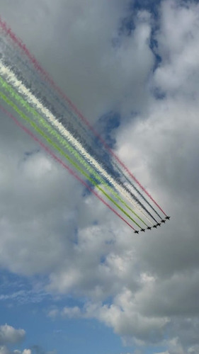 nAYLPOQRTUjbQw Y.jpg