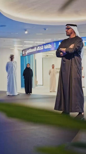 aJGggfGB3X9wgUi .jpg