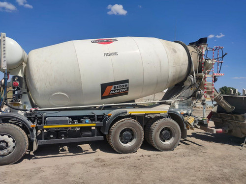 photo 5341621899890462257 y.jpg