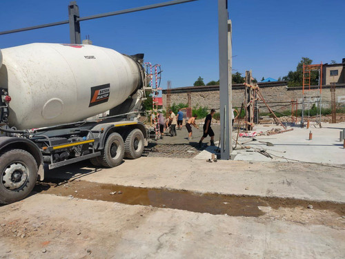 photo 5341621899890462249 y.jpg