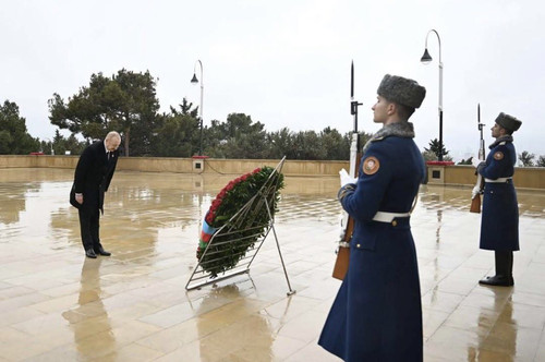 G 7 FH8a0AAiQYm?format=jpg.jpg