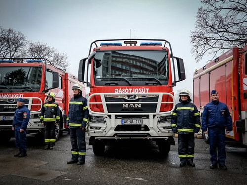 616300847 1220907840212419 56503424437634109 n.jpg?stp=dst jpg s590x590 tt6& nc cat=104&ccb=1 7& nc .jpg