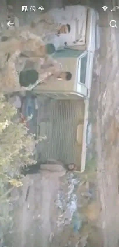 G zJecla0AAimi9.jpg