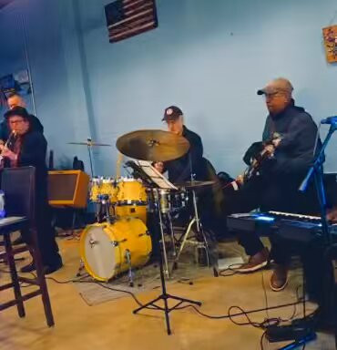 cpIY Jig826MqvAV.jpg