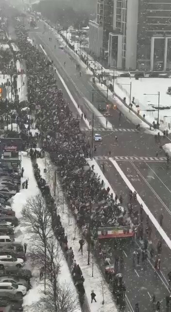 4KRd1glwFEf1KlQ .jpg