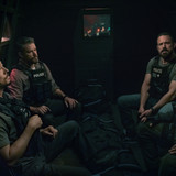 THE RIP. (L to R) Steven Yeun as Detective Mike Ro, Matt Damon as Lieutenant Dane Dumars, Ben Afflec