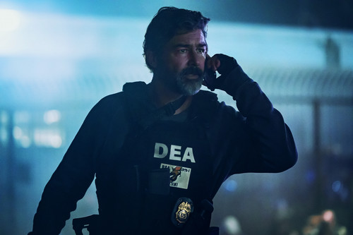 THE RIP. Kyle Chandler as DEA Agent Mateo 'Matty' Nix in The Rip. Cr. Warrick Page/Netflix  2025..jpg