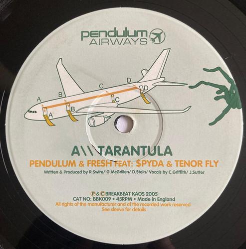 Pendulum (3) – Tarantula Fasten Your Seatbelt 4.jpg