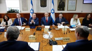 واللا نيوز: اجتماع عاجل للكبنيت المصغر: بنيامين نتنياهو دعا الكابينت الإسرائيلي المصغر لاجتماع في مكتبه صباح اليوم الأحد في العاشرة صباحًا لمناقشة إعل...