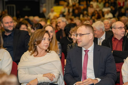 616044602 1324717959672984 5415703874458388103 n.jpg?stp=dst jpg p180x540 tt6& nc cat=111&ccb=1 7& n.jpg