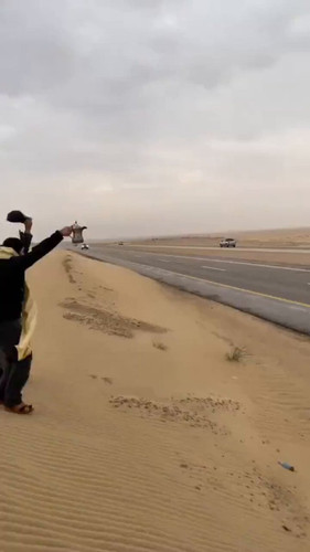 T09MMQah7hj liFe.jpg