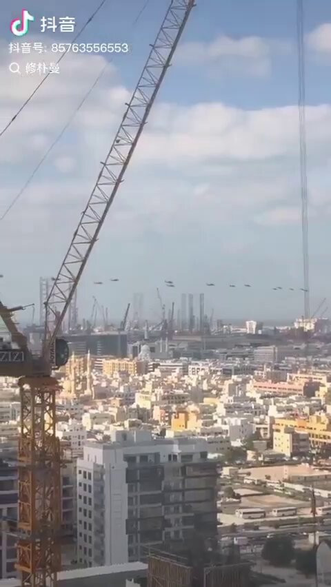 HwwB1ka26vKaVUjN.jpg