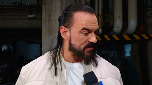 WWE.Friday.Night.Smackdown.2025.12.26.1080p.WEB.h264 KYR 051.png
