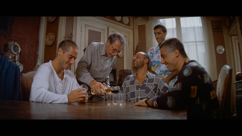 The.Big.Blue.1988.DC.2160p.UHD.Blu ray.Remux.CZ EN.DTS HD.MA.5.1.DoVi.HDR.HEVC CiNEPHiLES.mkv 202512.jpg