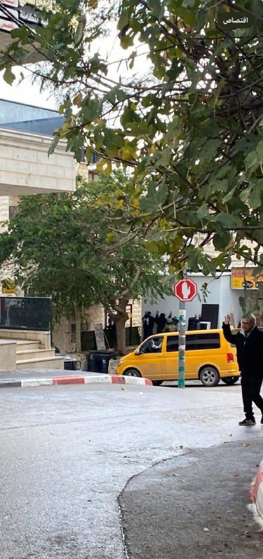 قوات الاحتلال تقتحم قرية بيت عور التحتا غربي رام الله وسط الضفة الغربية، وتحتجز عدداً من المواطنين وتنكل بهم خلال عملية الاقتحام....