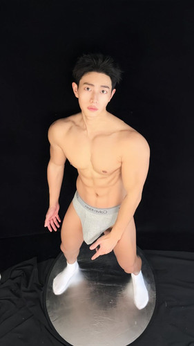 GyycWlCaMAAiplY.jpg