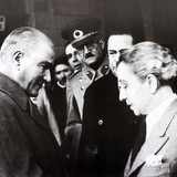 Trkiye Cumhuriyeti'nin kurucusu Byk nder Mustafa Kemal Atatrk'n 10 Kasm 1938'de ebediyete intikali v