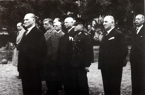 Trkiye Cumhuriyeti'nin kurucusu Byk nder Mustafa Kemal Atatrk'n 10 Kasm 1938'de ebediyete intikali v
