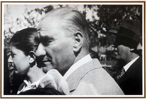 Trkiye Cumhuriyeti'nin kurucusu Byk nder Mustafa Kemal Atatrk'n 10 Kasm 1938'de ebediyete intikali v.jpg