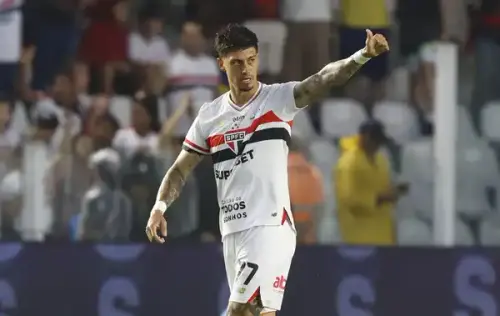 Rigoni sofre com atuações inconsistentes e falta de espaço em nova fase no São Paulo