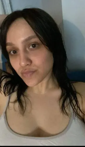 جامعية محجبة جسمها فاججر شغالة رضع في بزازها وتصور حلماتها وتنزل ضرب عليهم 12 594x1024