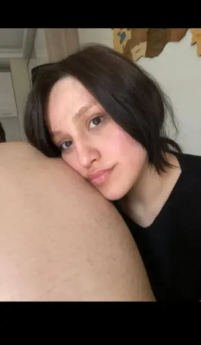 جامعية محجبة جسمها فاججر شغالة رضع في بزازها وتصور حلماتها وتنزل ضرب عليهم 6 598x1024