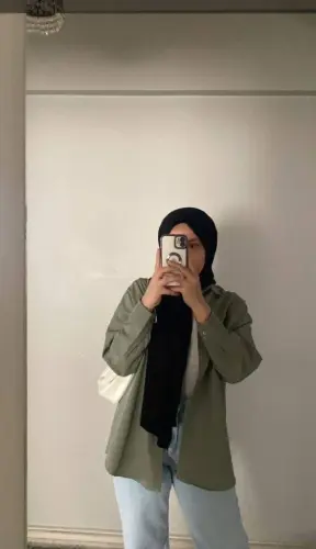 جامعية محجبة جسمها فاججر شغالة رضع في بزازها وتصور حلماتها وتنزل ضرب عليهم 7 590x1024