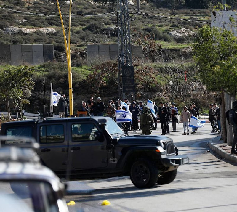 مقاومة الجدار والاستيطان: نفذت قوات الاحتلال والمستوطنون 2144 اعتداء خلال شهر تشرين الثاني الماضي، حيث نفذ جيش الاحتلال 1523 اعتداء، فيما نفذ المستوطن...